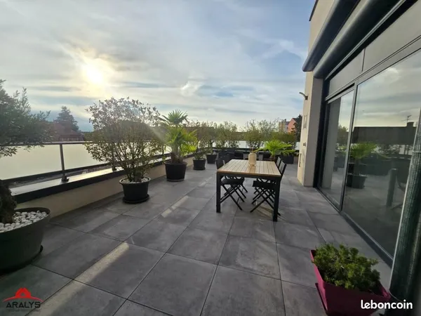 Appartement 6 pièces 156 m²
