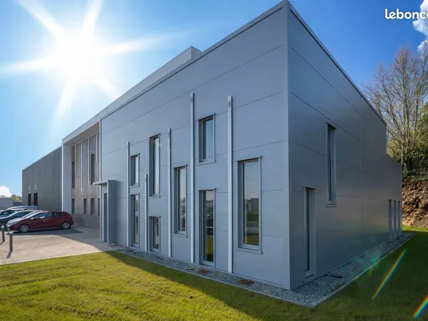 Entrepôt 851 m² QUIMPER
