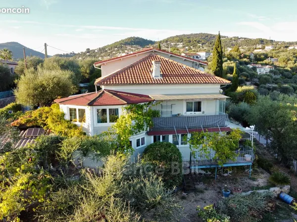 Villa 7 pièces 175 m²