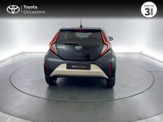 Toyota Aygo x 1.0 vvt-i 72ch design s-cvt my23 — photo 8