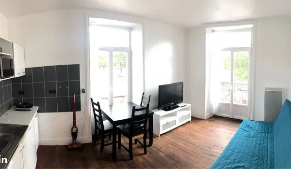 T2 meublé lumineux avec balcon, centre-ville