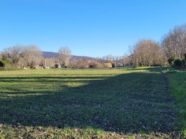 Terrain 328 m²