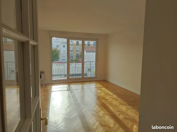 T2 49 m² avec balcon, parking et cave - Asnières-sur-Seine