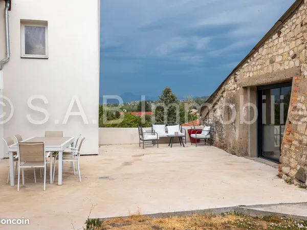 EXCLUSIVITÉ - PÉRIGNAT-SUR-ALLIER - MAISON 139 m² - DÉPENDANCE 40 m² - VUE CHAÎNE DES PUYS