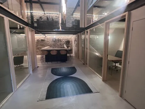 Bureau de 9m2 pour 3 personnes en plein coeur de Lyon