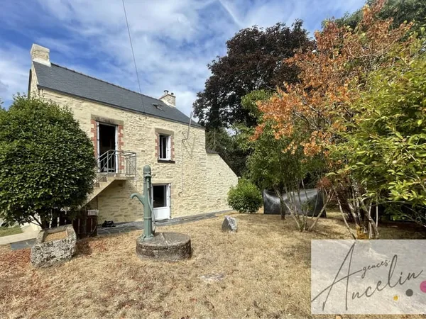 MAISON 4 PIECES EN PIERRES APPARENTES, EN HAMEAU