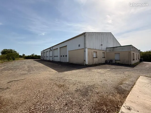 Local d'activité 790 m²