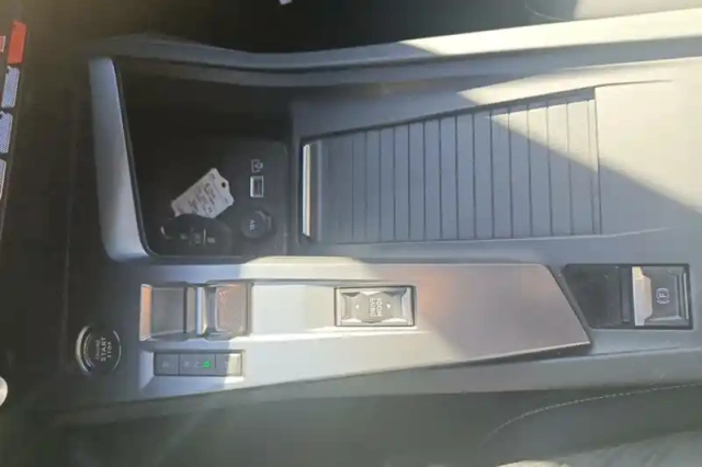 Peugeot 308 puretech 130ch s&amp;s eat8 — photo 29
