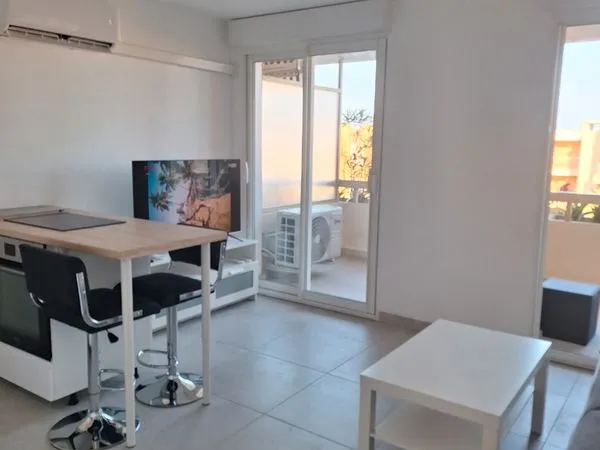 Studio entièrement rénové apercu mer