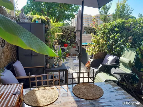LE LAVANDOU - REZ-DE-JARDIN RÉNOVÉ - JARDIN PRIVATIF 20 m² PLEIN SUD - PARKING