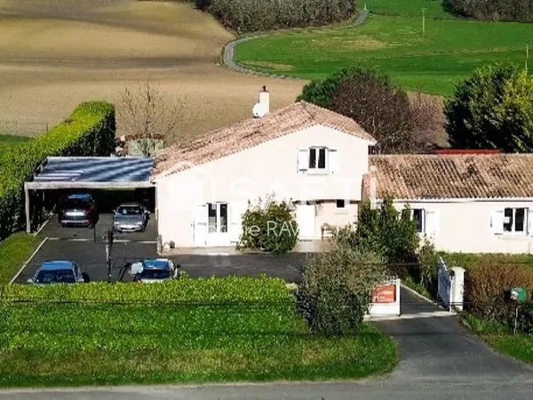 Maison prête à poser vos valises à 2 minutes Villebois Lavalette