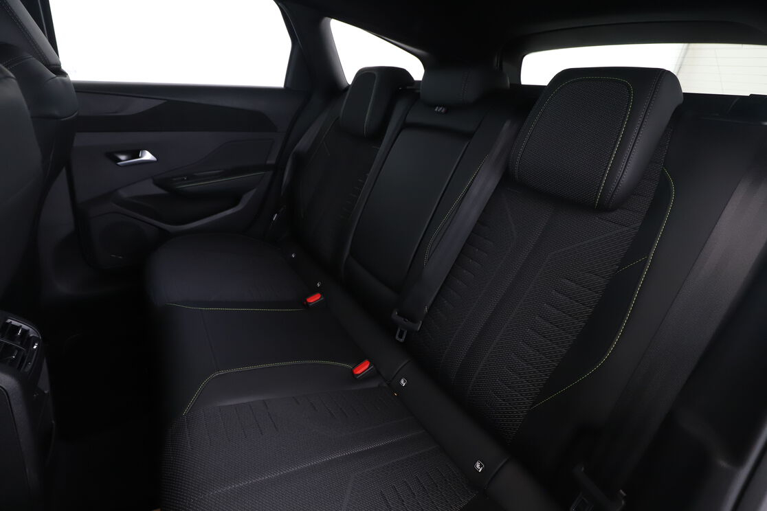 Peugeot 308 SW 1.2 Hybrid GT e-DCS6 — photo 13