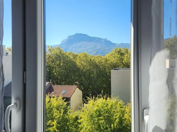 Chambre meublée 9,5 m² - 380 CC - Jean Macé