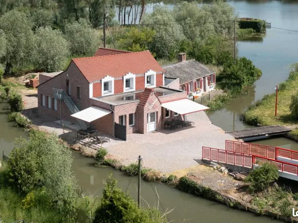 Maison 8 pièces 280 m²
