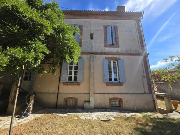 Maison 8 pièces 252 m²