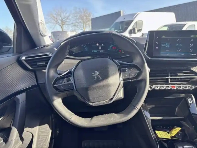 Peugeot 2008 electrique 136 ch — photo 61