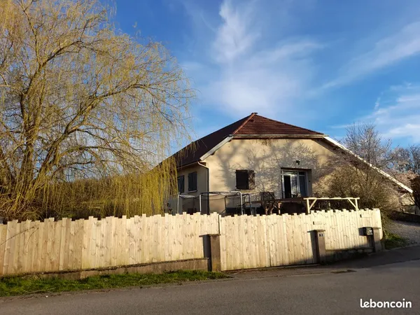 Maison en pierres rénovée