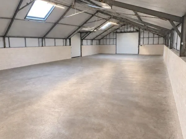 Entrepôt de 160 m² à louer / Local de stockage - Orgeval