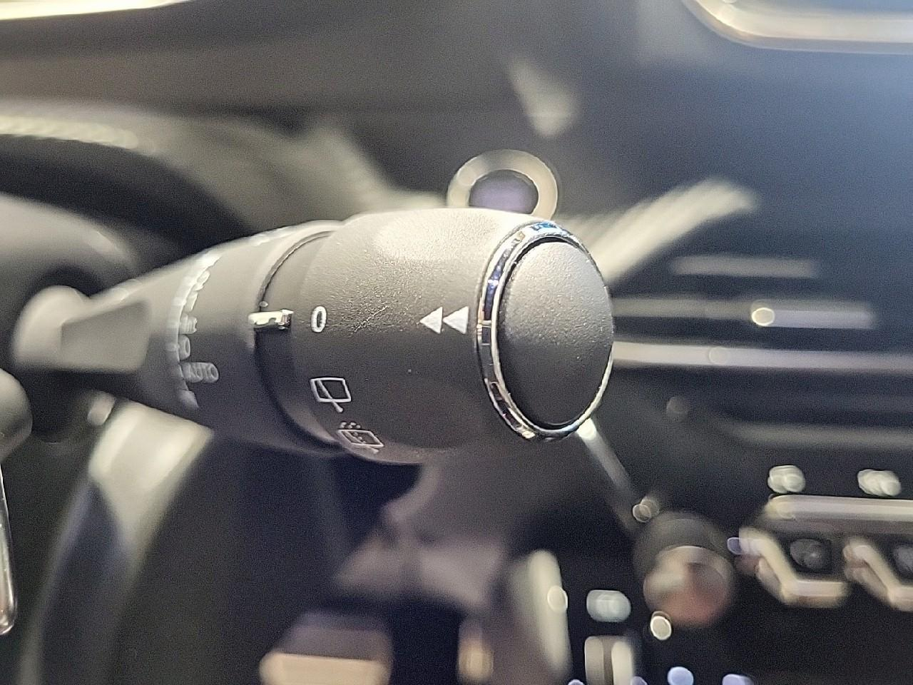 Peugeot 2008 puretech 130 s&s eat8 gt — photo 21