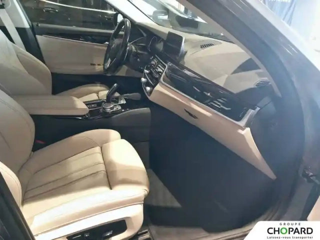 Bmw Serie 5 530d xdrive 265 ch bva8 — photo 13