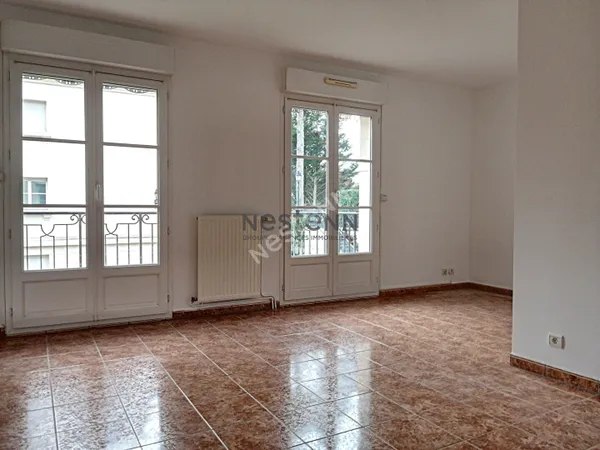 APPARTEMENT DE TYPE F2, 56 m2 SAINT FARGEAU PONTHIERRY