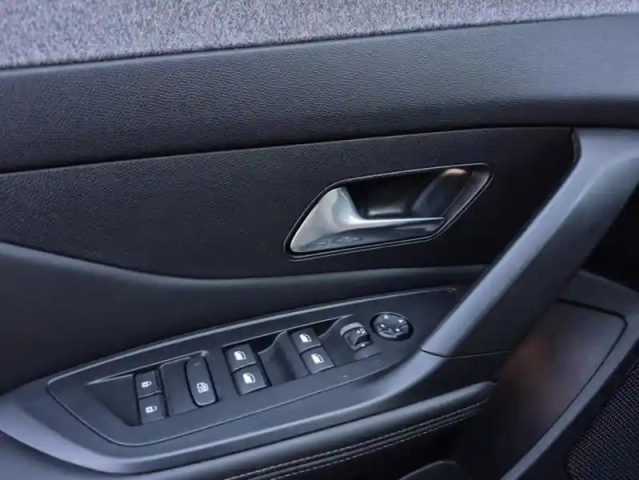 Peugeot 308 iii bluehdi 130 allure pack — photo 32