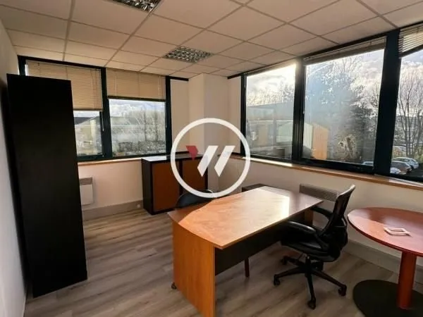 Local bureaux 84 m²