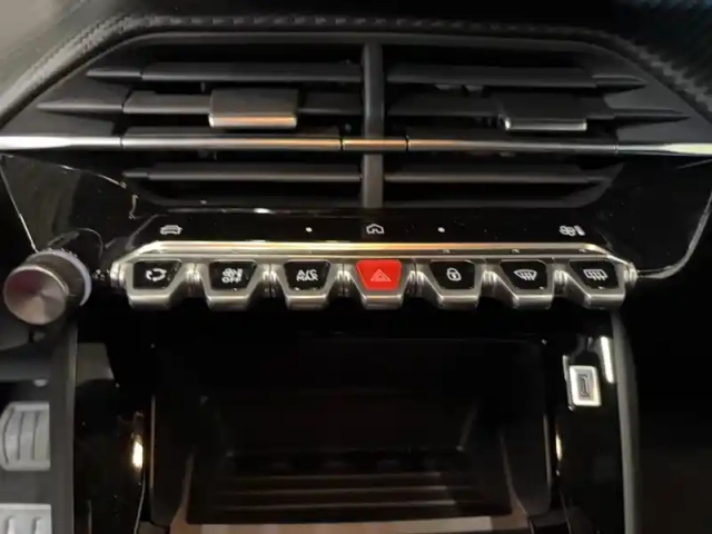 Peugeot 2008 electrique 50 kwh 136 ch — photo 15