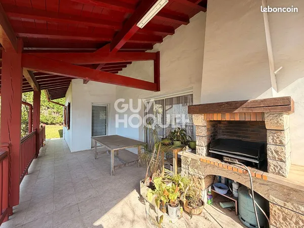 Maison 5 pièces 218 m²