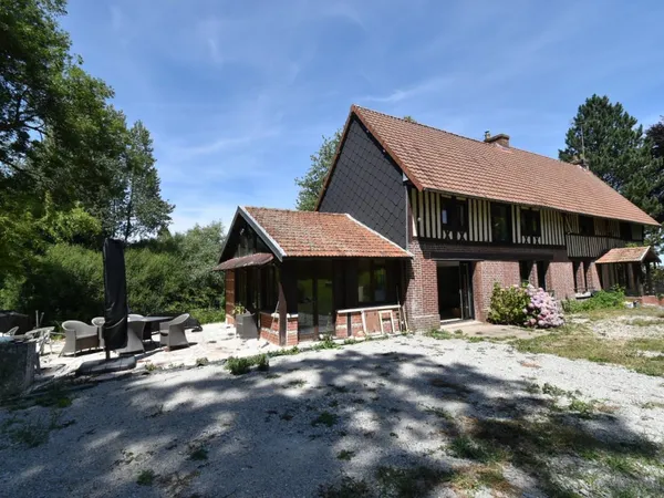 Maison 200m², 4 chambres, dépendances sur 3000m²