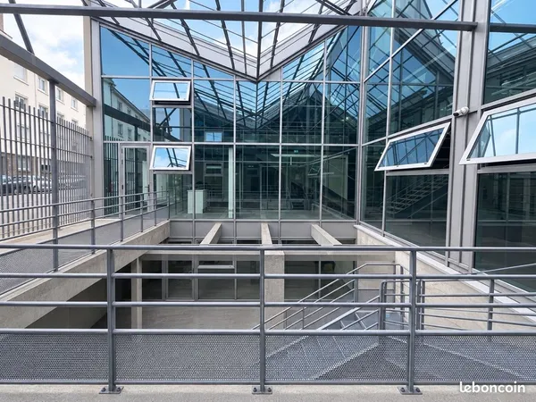 Location Bureau 190 m², Nantes (Canclaux-Mellinet), dans immeuble classé à 12 mn à pieds de la gare 