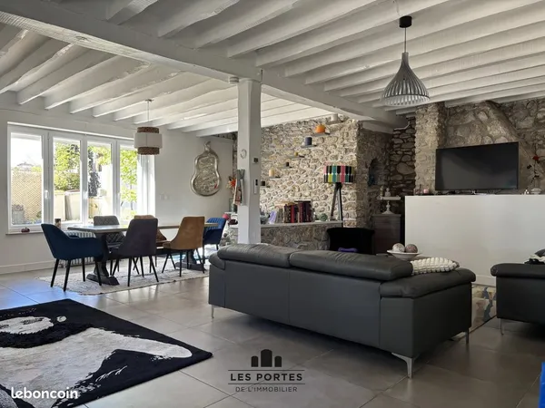 Maison 9 pièces 211 m²