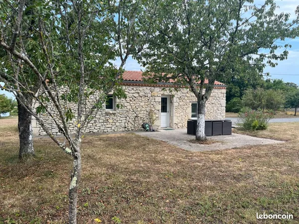 Maison à louer à Fours