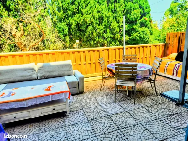 Studio 25m2 + Terrasse 27m2 + Parking. Centre ville. Calme. Cavalaire sur Mer