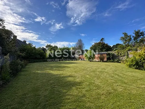 Terrain 895 m²