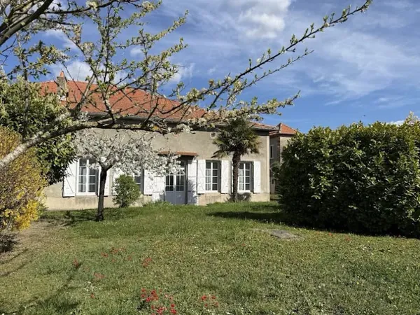 Maison 6 pièces 247 m²