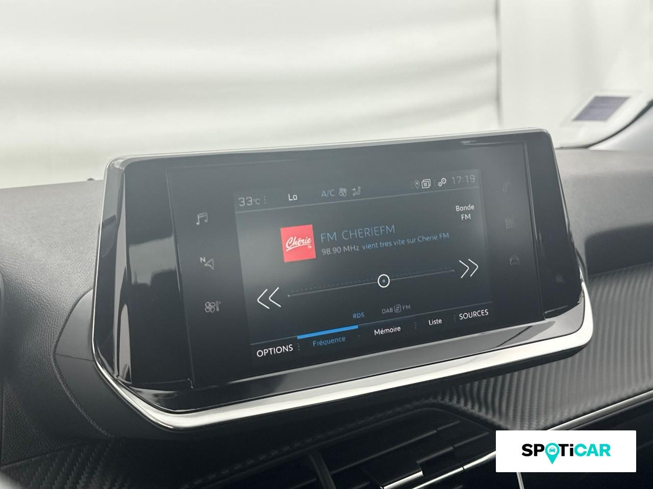 Peugeot 2008 1.2 puretech 100ch s&s active pack — photo 13