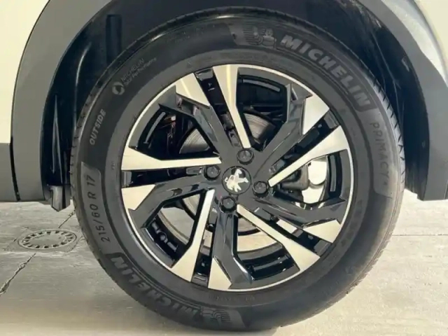 Peugeot 2008 e- 136ch gt — photo 5