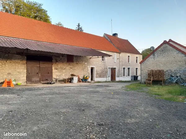 Maison corp de ferme