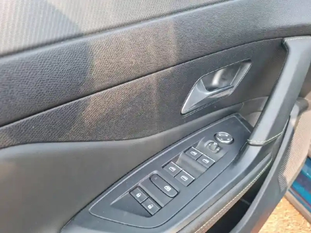 Peugeot 408 phev 225 e-eat8 — photo 15