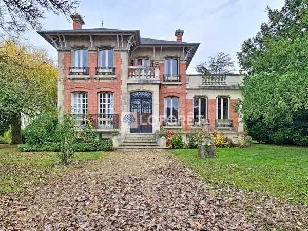 Maison 7 pièces 210 m²