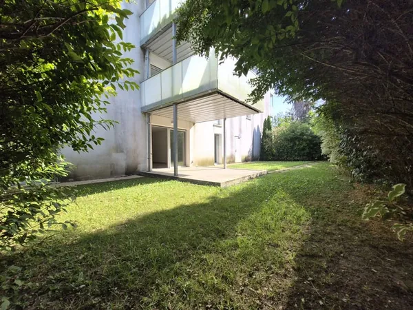 BAYONNE ARENES - Appartement T3 jardin cellier et parking