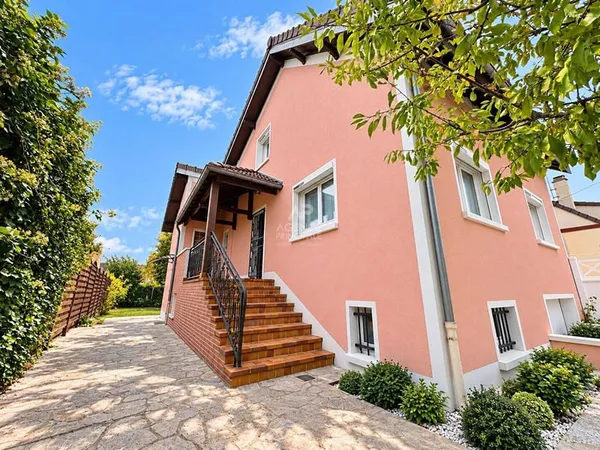Maison 7 pièces 159 m²