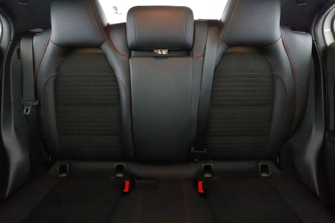 Mercedes-Benz Classe A 180 Fascination — photo 14