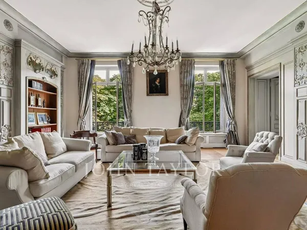 Appartement 7 pièces 320 m²