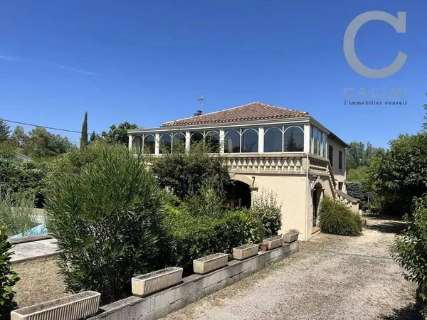 Villa 6 pièces 180 m²