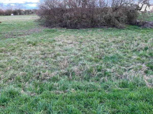 Terrain 694 m²
