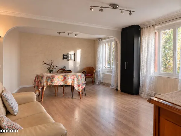 Appartement 3 pièces 65,87 m2 deuil la barre traversant résidence Les Tourelles