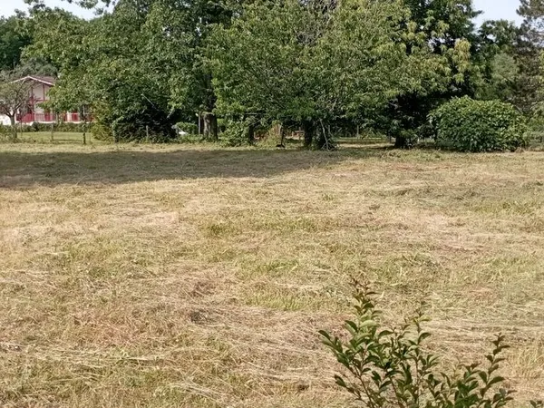 Terrain 2350 m²
