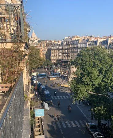 Vente appartement 63m2 aux Batignolles/rue Lecluse, balcon filant, plein sud, traversant, 5eme étage